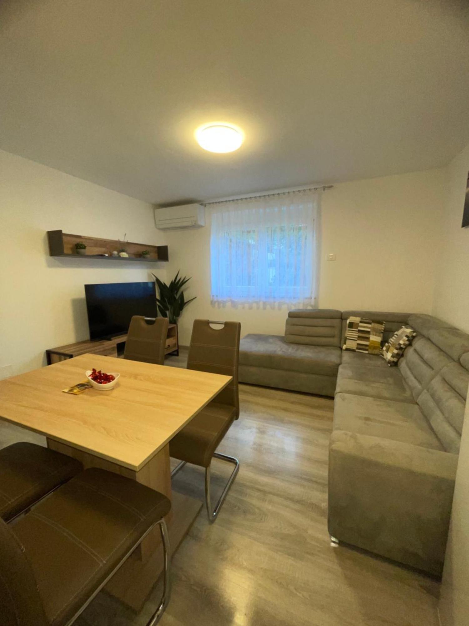 Apartma Dzana Zaga Buitenkant foto