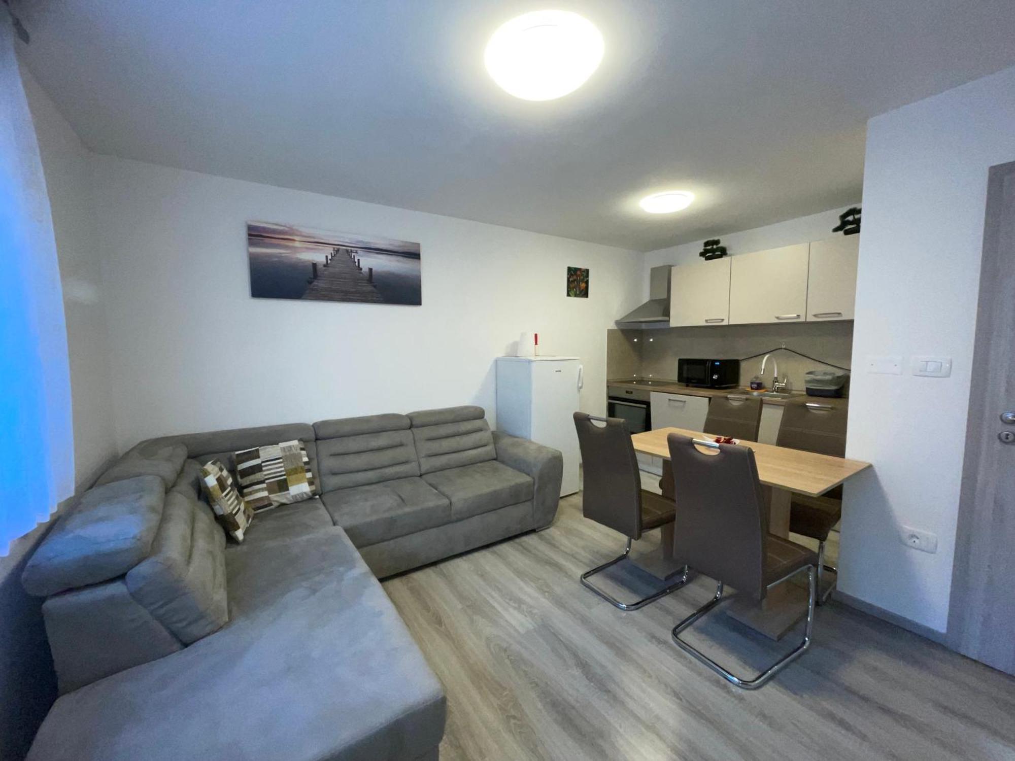 Apartma Dzana Zaga Buitenkant foto