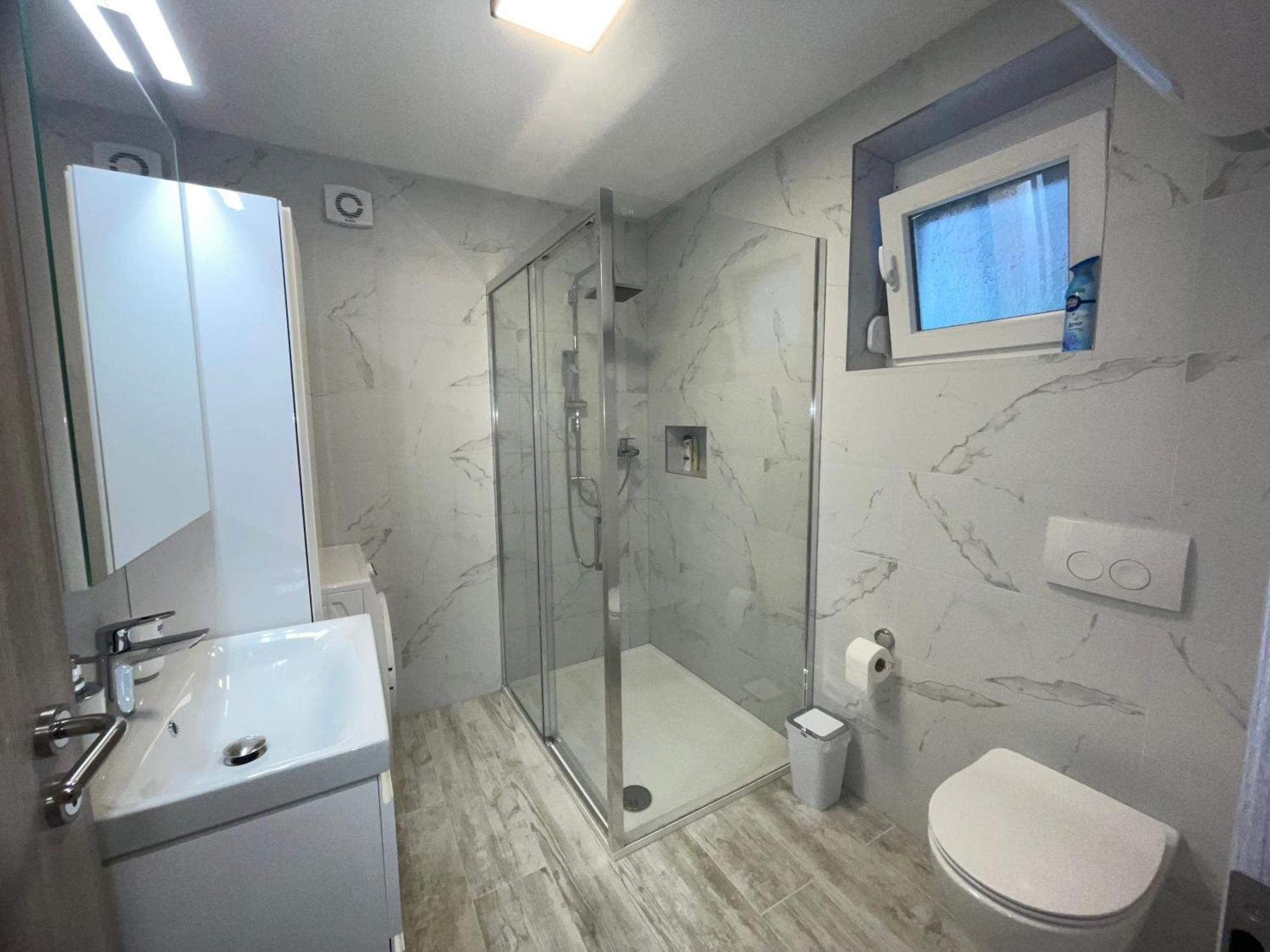 Apartma Dzana Zaga Buitenkant foto